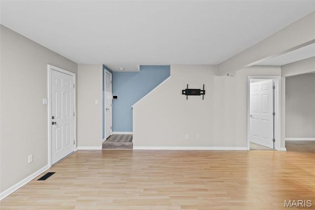 1812 Suns Up Court, Florissant, MO 63031