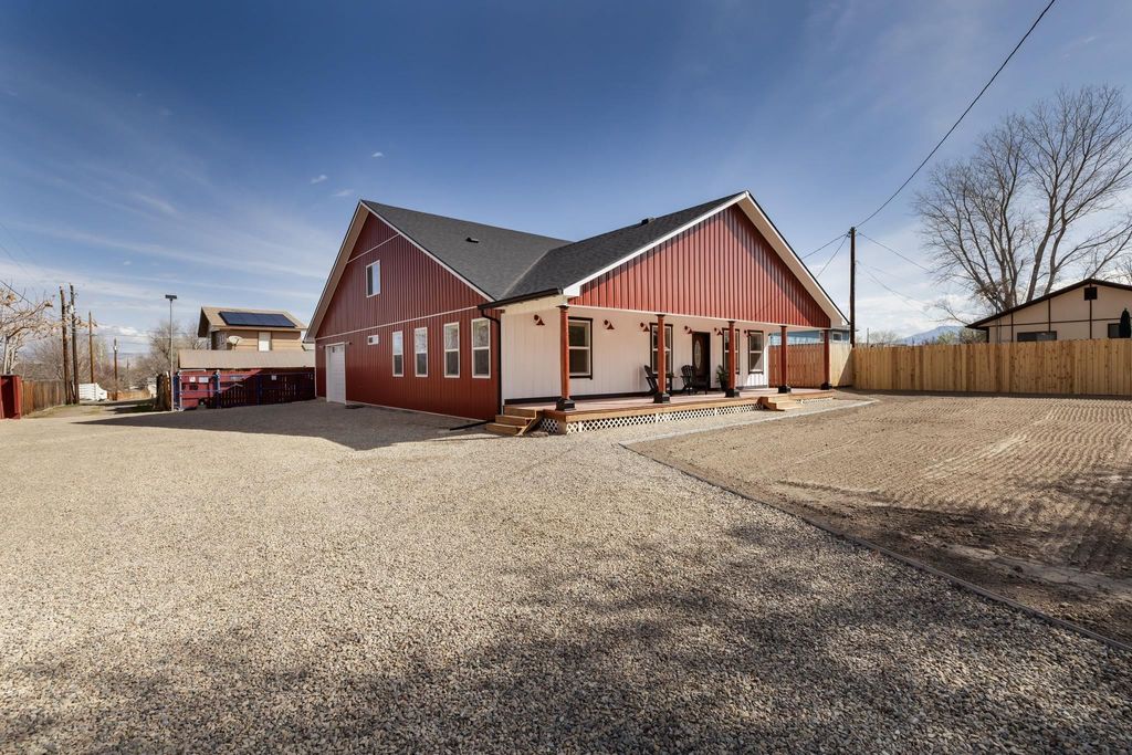 2877 B Road, Grand Junction, CO 81503