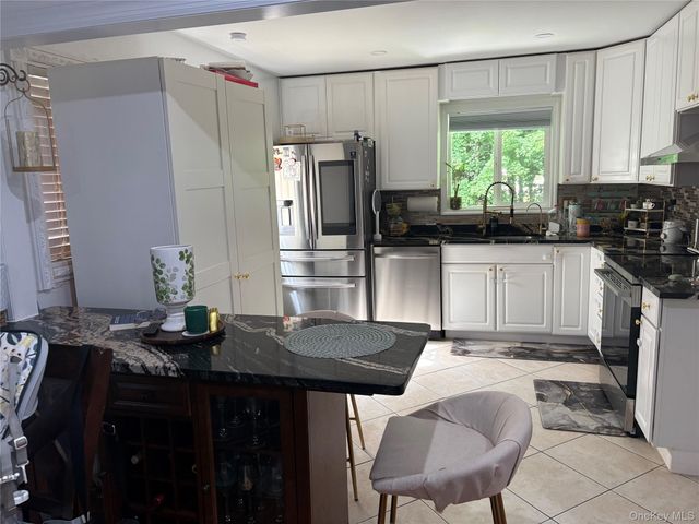 24 Faye Avenue, New Windsor, NY 12553