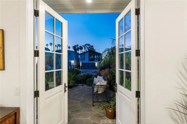 320 Heliotrope Avenue, Corona Del Mar, CA 92625