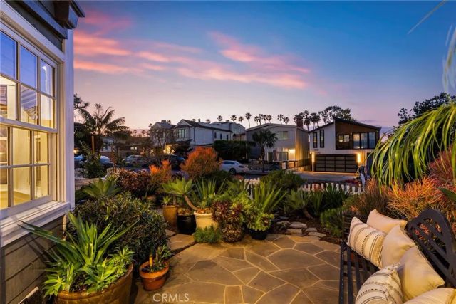 320 Heliotrope Avenue, Corona Del Mar, CA 92625