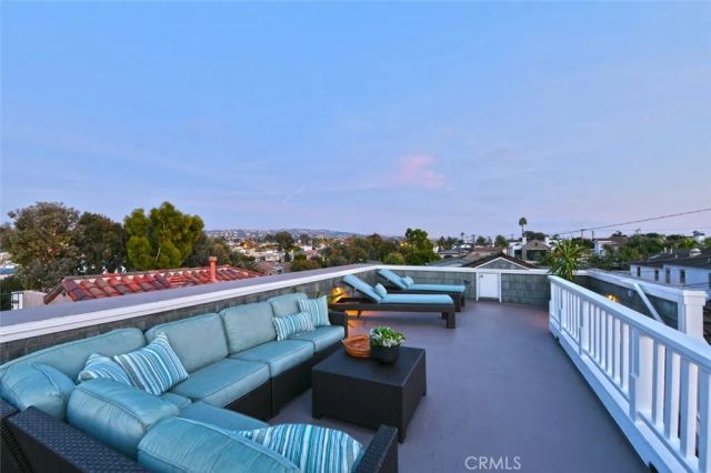 320 Heliotrope Avenue, Corona Del Mar, CA 92625