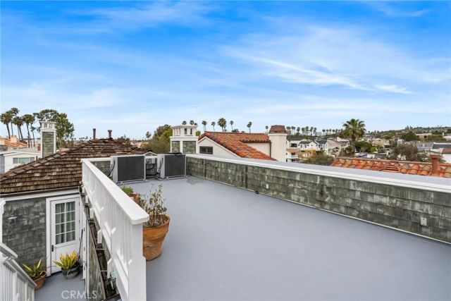 320 Heliotrope Avenue, Corona Del Mar, CA 92625