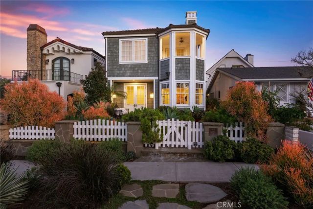 320 Heliotrope Avenue, Corona Del Mar, CA 92625