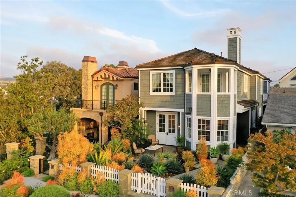 320 Heliotrope Avenue, Corona Del Mar, CA 92625