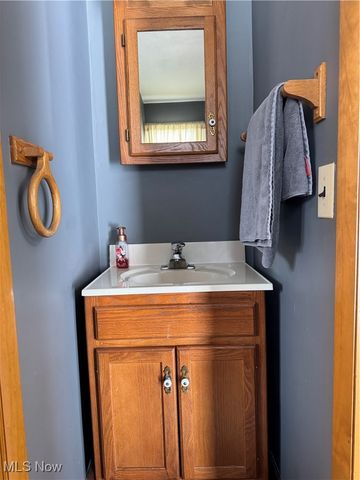 9929 E River Road, Elyria, OH 44035