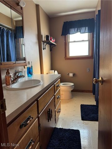 9929 E River Road, Elyria, OH 44035