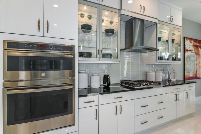 5060 SIMONS COURT, Lakewood Ranch, FL 34211