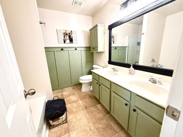 12642 Forest Lawn Road, Rhome, TX 76078