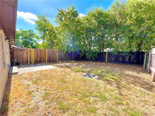 1424 Hawk Tree Drive, College Station, TX 77845