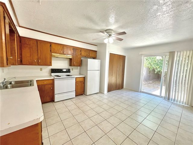 1424 Hawk Tree Drive, College Station, TX 77845