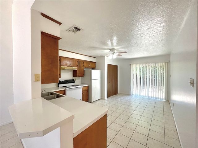 1424 Hawk Tree Drive, College Station, TX 77845