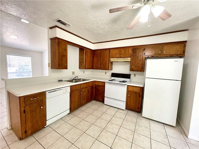 1424 Hawk Tree Drive, College Station, TX 77845