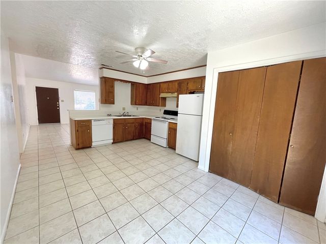 1424 Hawk Tree Drive, College Station, TX 77845