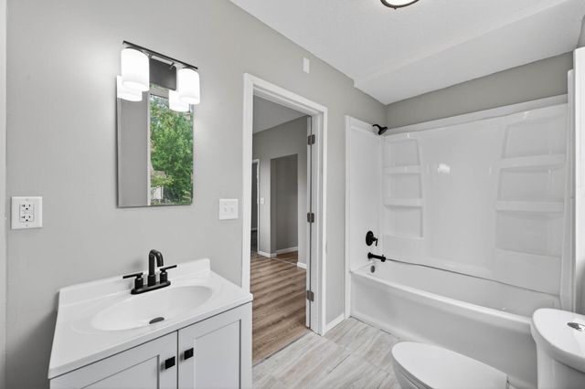 1235 Minnehaha Avenue E, Saint Paul, MN 55106