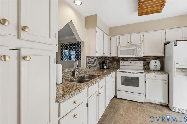 8112 Greystone East Cir, Henrico, VA 23229
