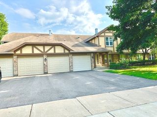 181 BROOK Lane 181, Vernon Hills, IL 60061