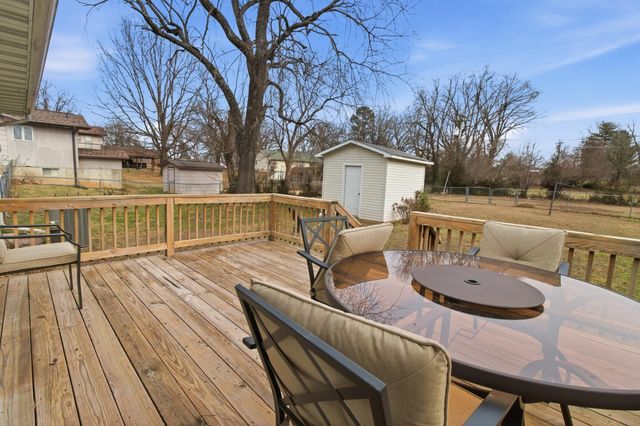 2004 Lynn Drive, West Plains, MO 65775