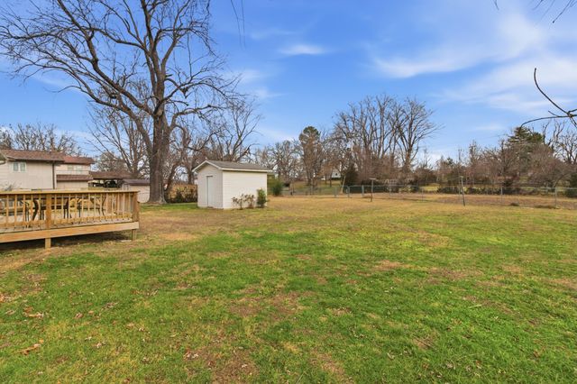 2004 Lynn Drive, West Plains, MO 65775