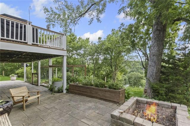 180 Terrace Trail S, Lake Quivira, KS 66217