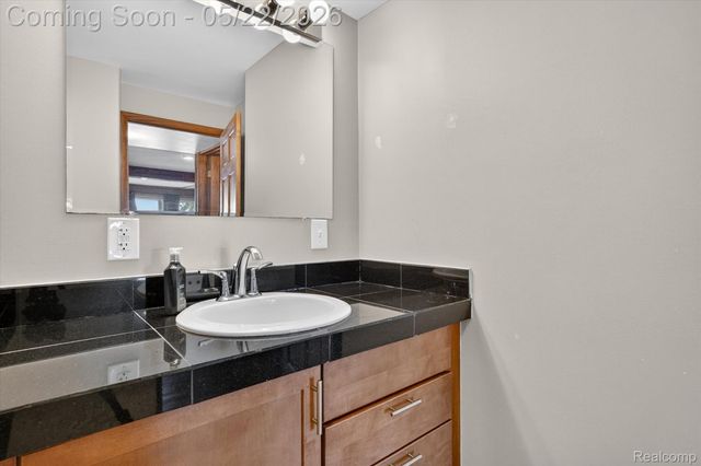 5025 Harp Drive, Fenton Charter Township, MI 48451
