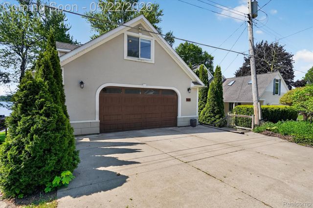 5025 Harp Drive, Fenton Charter Township, MI 48451