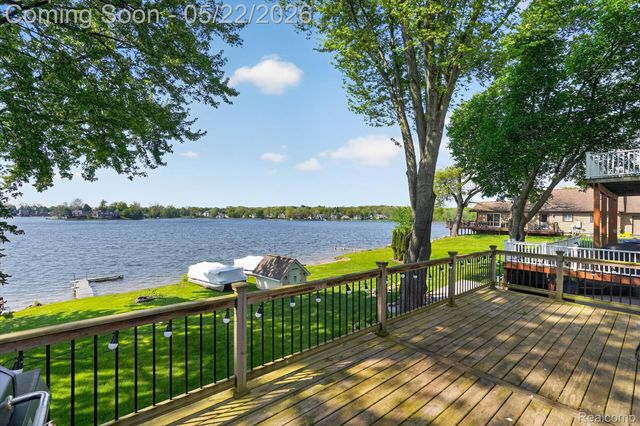 5025 Harp Drive, Fenton Charter Township, MI 48451