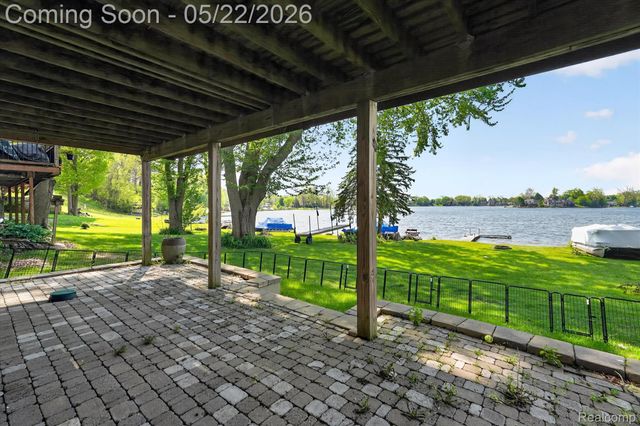 5025 Harp Drive, Fenton Charter Township, MI 48451