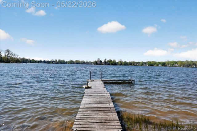 5025 Harp Drive, Fenton Charter Township, MI 48451