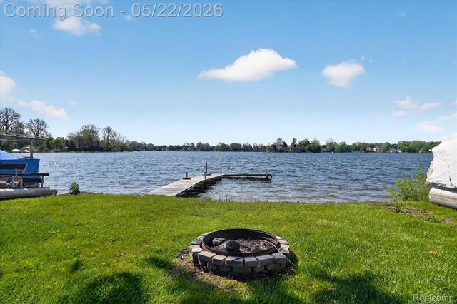 5025 Harp Drive, Fenton Charter Township, MI 48451