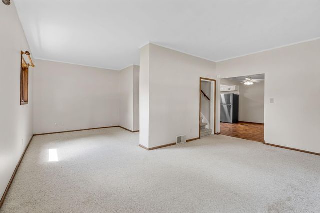 1010 S Grove Avenue, Owatonna, MN 55060