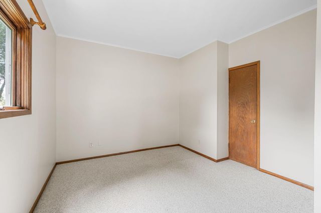 1010 S Grove Avenue, Owatonna, MN 55060