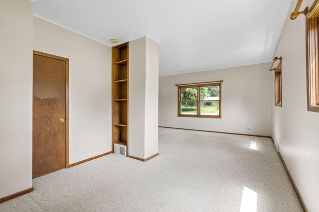1010 S Grove Avenue, Owatonna, MN 55060