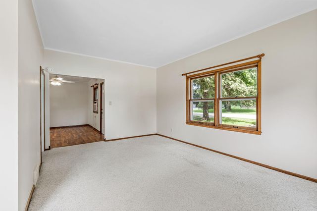 1010 S Grove Avenue, Owatonna, MN 55060