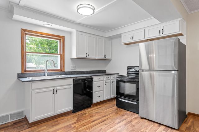 1010 S Grove Avenue, Owatonna, MN 55060