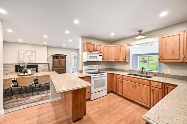 W278N1973 Lakeview DRIVE, Pewaukee, WI 53072