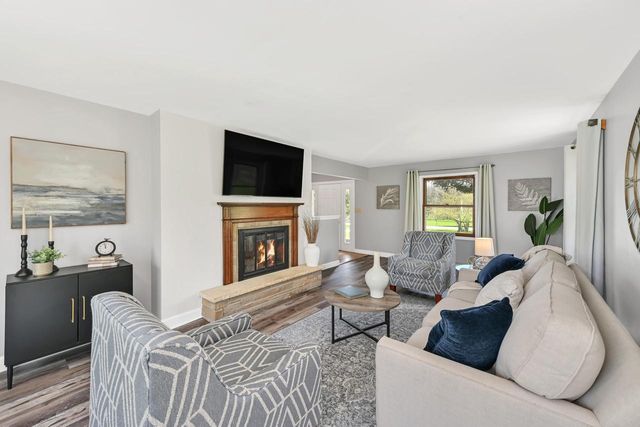 W278N1973 Lakeview DRIVE, Pewaukee, WI 53072