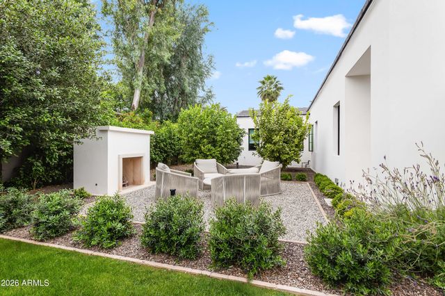 5531 E MOCKINGBIRD Lane, Paradise Valley, AZ 85253