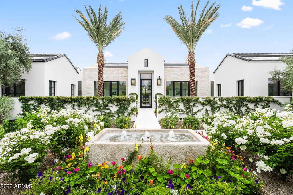 Image 1 of property listing at 5531 E MOCKINGBIRD Lane, Paradise Valley, AZ 85253