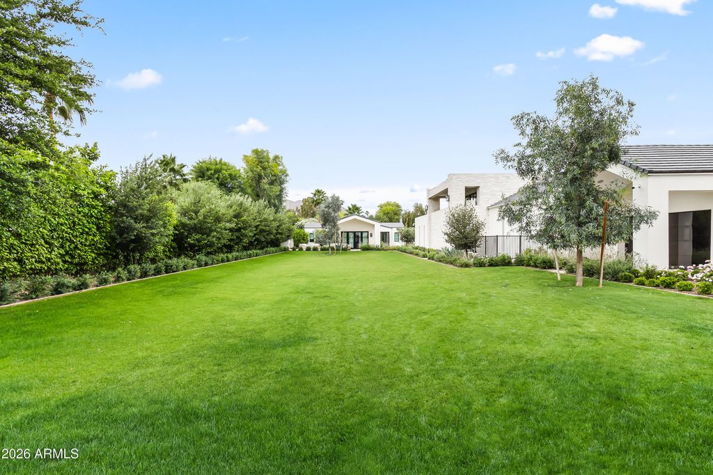 Image 26 of property listing at 5531 E MOCKINGBIRD Lane, Paradise Valley, AZ 85253