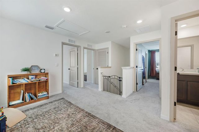 37092 KINGS CROWN DRIVE, Zephyrhills, FL 33541