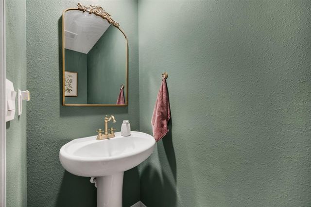 37092 KINGS CROWN DRIVE, Zephyrhills, FL 33541