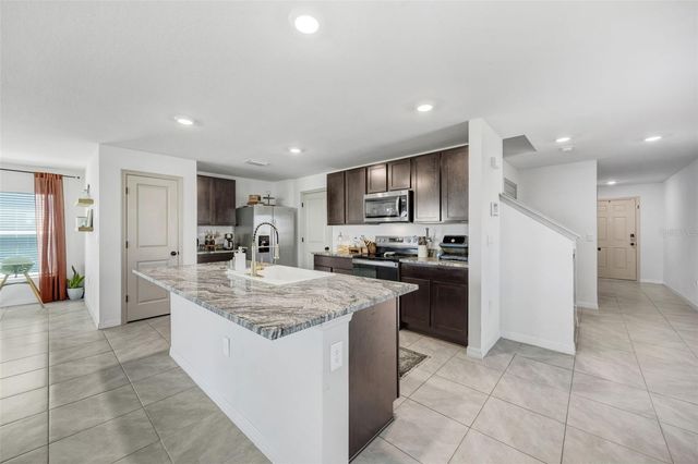 37092 KINGS CROWN DRIVE, Zephyrhills, FL 33541