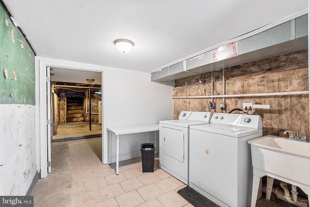 1538 TASKER ST, Philadelphia, PA 19145