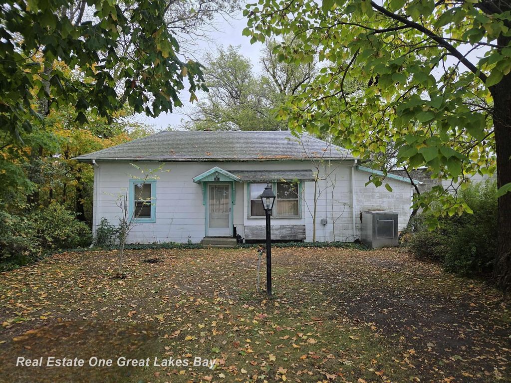 2016 S Vassar Road, Vassar, MI 48768