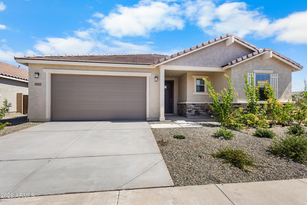 14832 W HONEYSUCKLE Drive, Surprise, AZ 85387