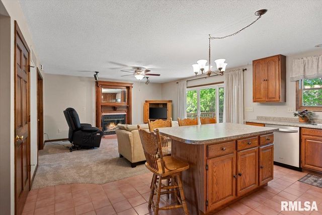5 TAFT Drive, Rochester, IL 62563