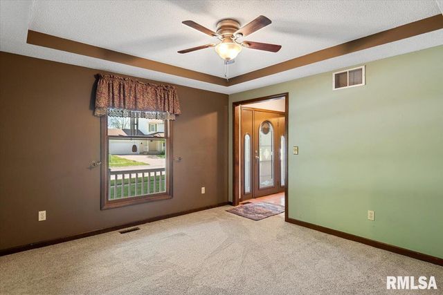 5 TAFT Drive, Rochester, IL 62563