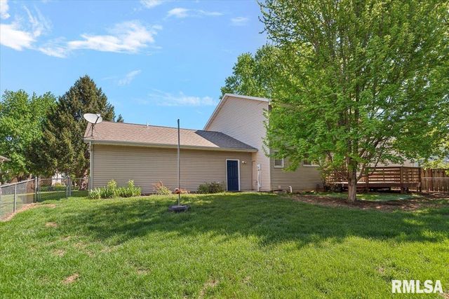 5 TAFT Drive, Rochester, IL 62563