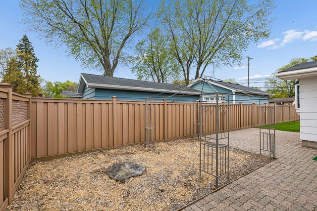 5419 50th Avenue N, Crystal, MN 55429